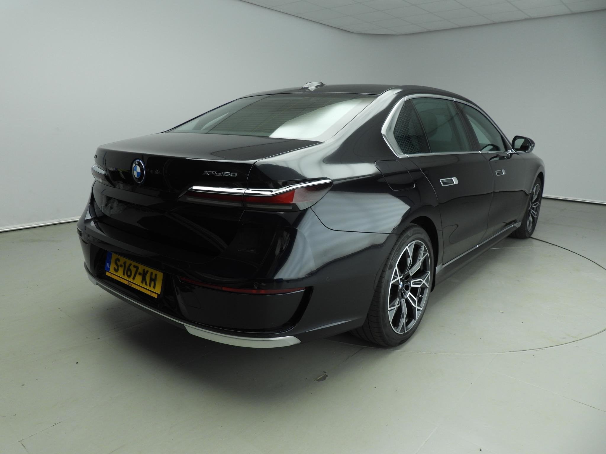 BMW i7 xDrive60 106 kWh | LED | HUD | Active cruise | Panora, Auto's, Automaat, Dealer onderhouden, Gebruikt, 137 €/maand