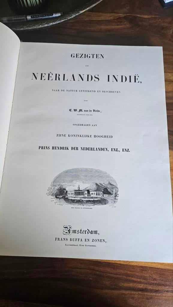 Boek neerlands Indie, Ophalen of Verzenden, Gelezen