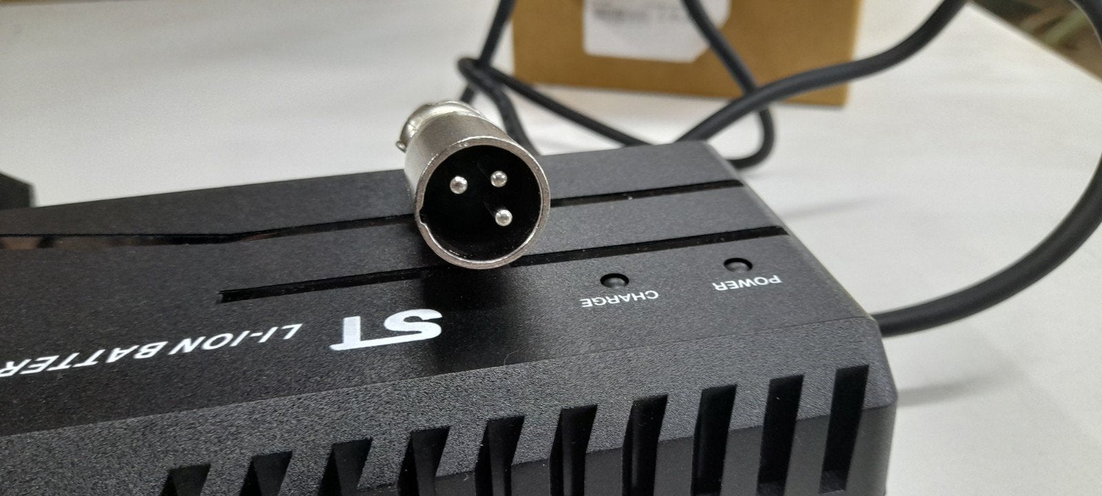 Nieuwe fietsoplader 36V 3A XLR, Ophalen of Verzenden, Nieuw