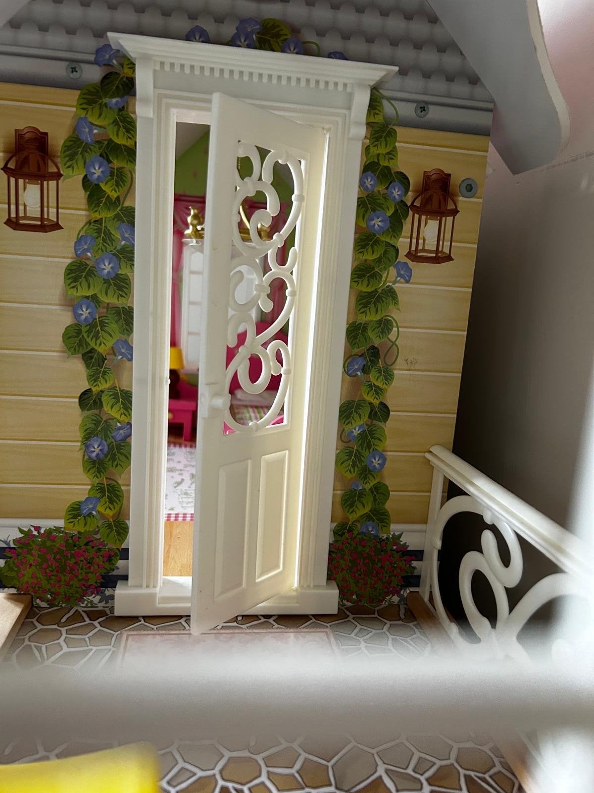 Groot poppenhuis met accessoires, geluid en licht, Ophalen, Gebruikt, Poppenhuis