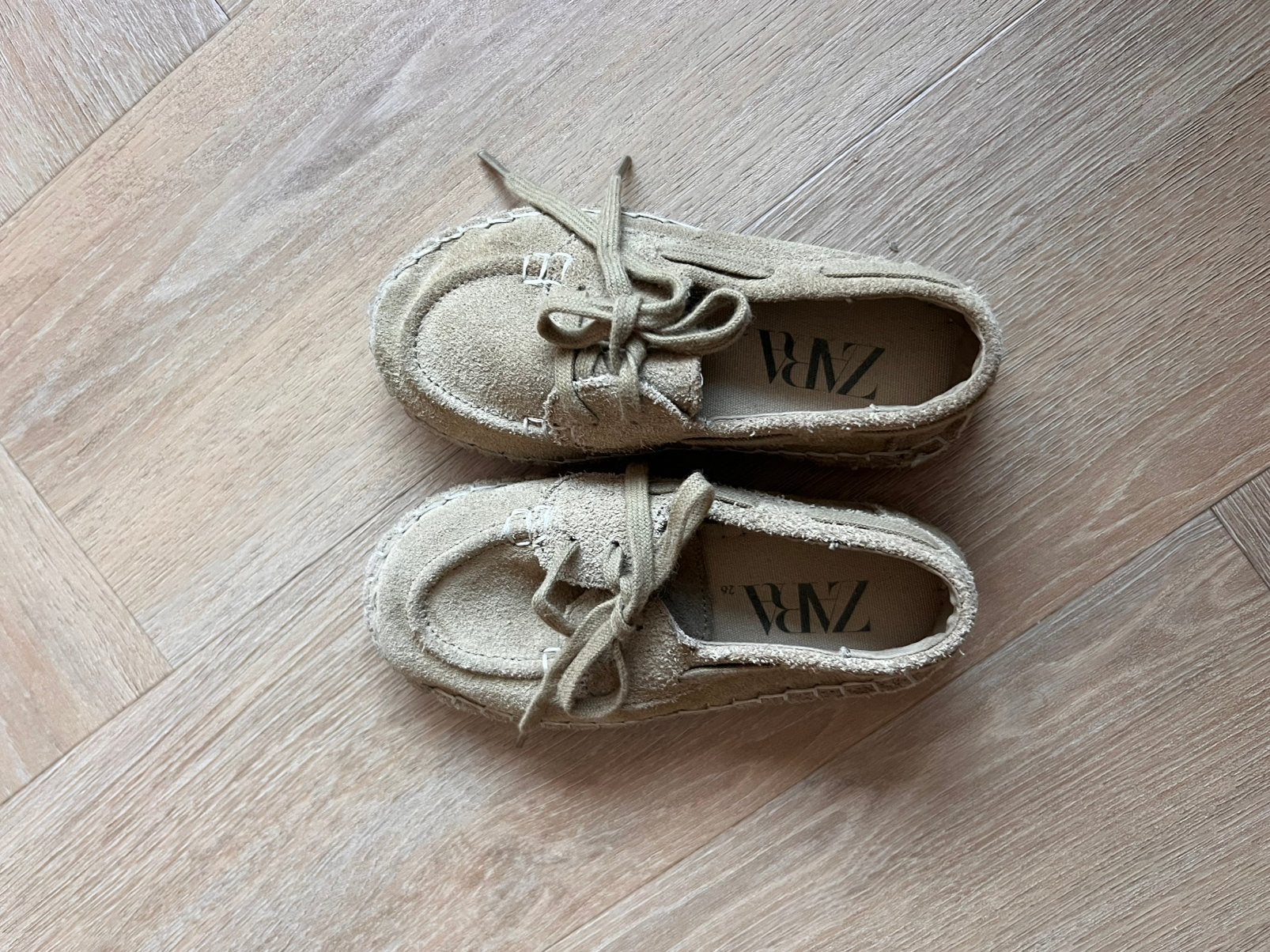 Zara instappers maat 26 suede beige loafers, Ophalen of Verzenden, Zo goed als nieuw, Meisje, Laarzen