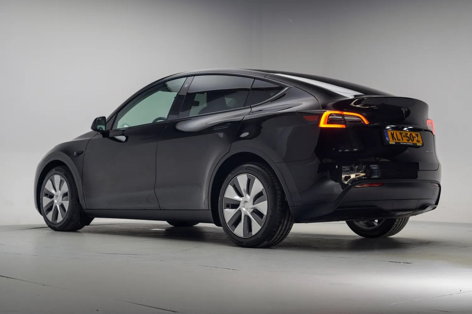 Tesla Model Y Long Range AWD [ Panoramadak Camera Leder ], Automaat, 0 cilinders, Gebruikt, 495 min