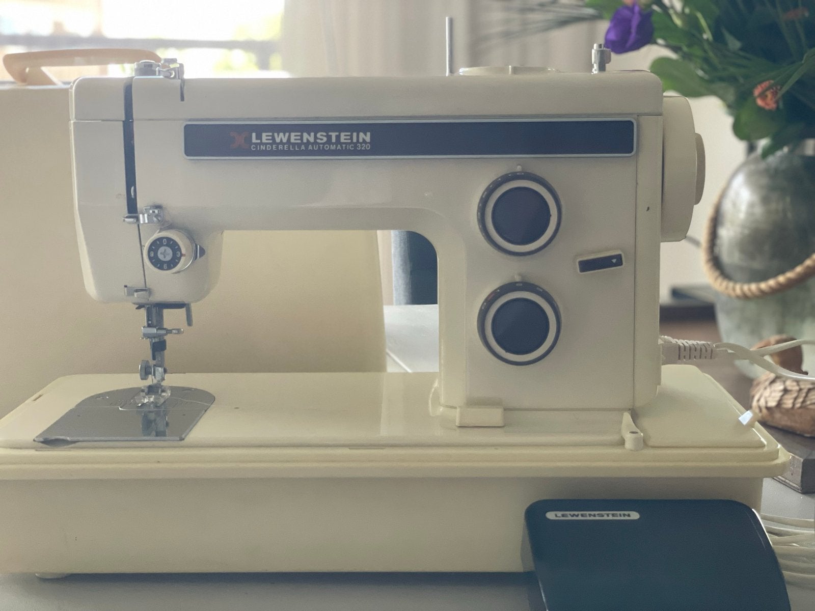 Lewenstein elektrische naaimachine in koffer, Hobby en Vrije tijd, Ophalen, Gebruikt, Naaimachine, Lewenstein