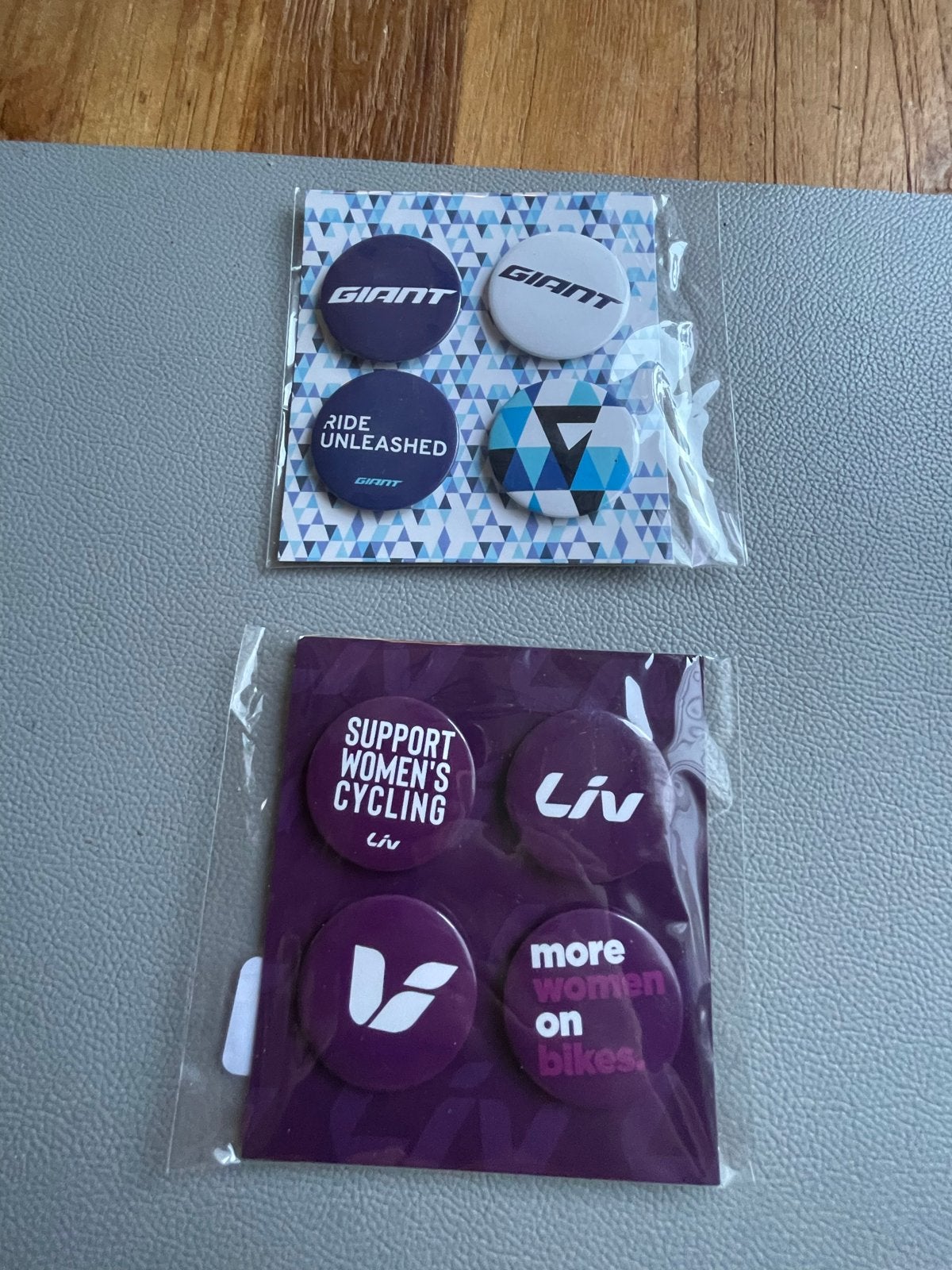 Giant & Liv fiets buttons / pins - Nieuw, Ophalen of Verzenden, Nieuw, Merk, Button