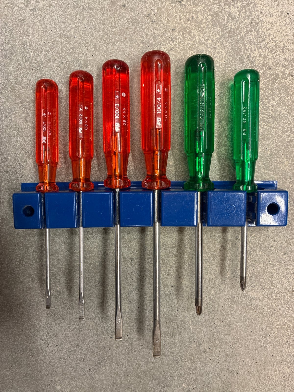 PB schroevendraaierset plat 1.2.3.4 en PZ 1,2 in rekje, Ophalen of Verzenden