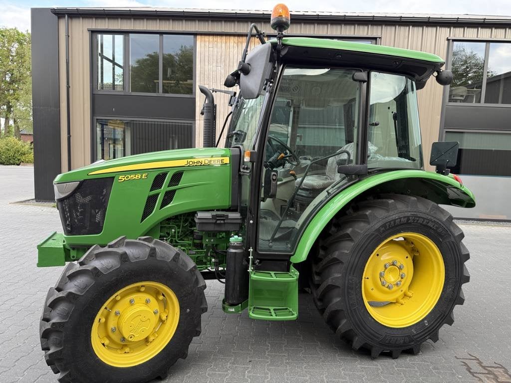 John Deere 5058E (bj 2025), Nieuw, Tot 80 Pk, John Deere