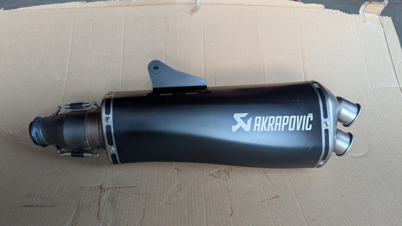 Akrapovic uitlaat demper KTM 690 Enduro, Ophalen of Verzenden, Gebruikt