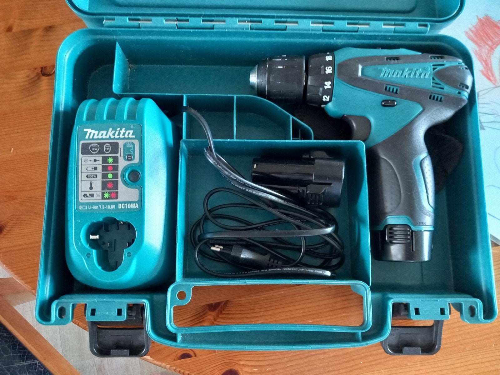 Makita DF330D. Accu Schroefmachine, Ophalen, Gebruikt