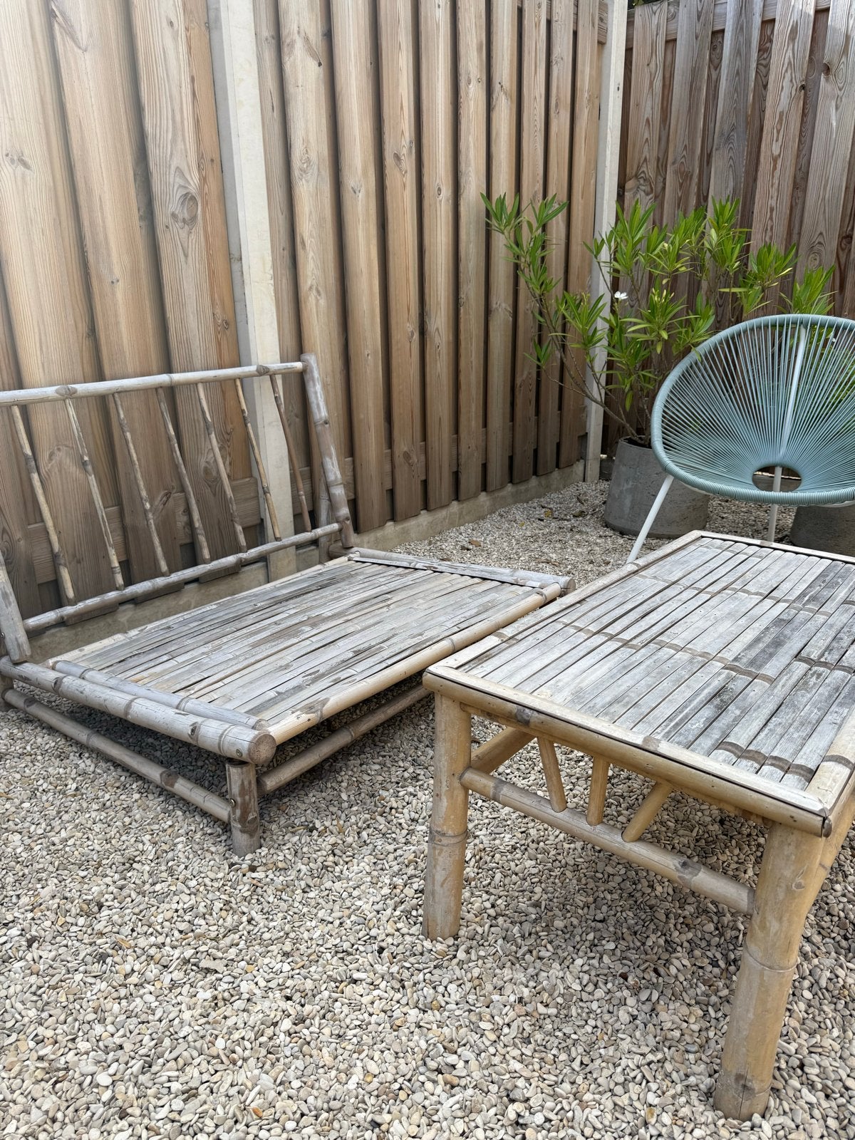 Bamboe loungebank met kussens en bijpassende tafel, Ophalen, Gebruikt, Tweepersoons, 75 tot 100 cm