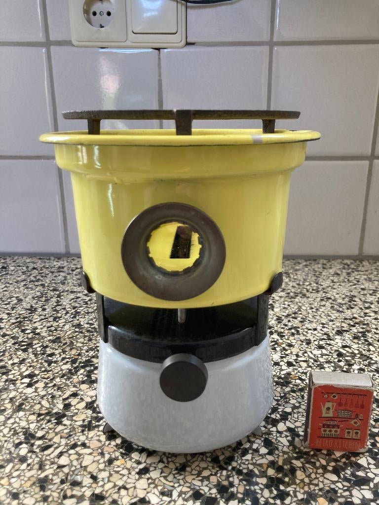 Ouderwets klein petroleumstel pastelgeel kooktoestel camping, Ophalen of Verzenden