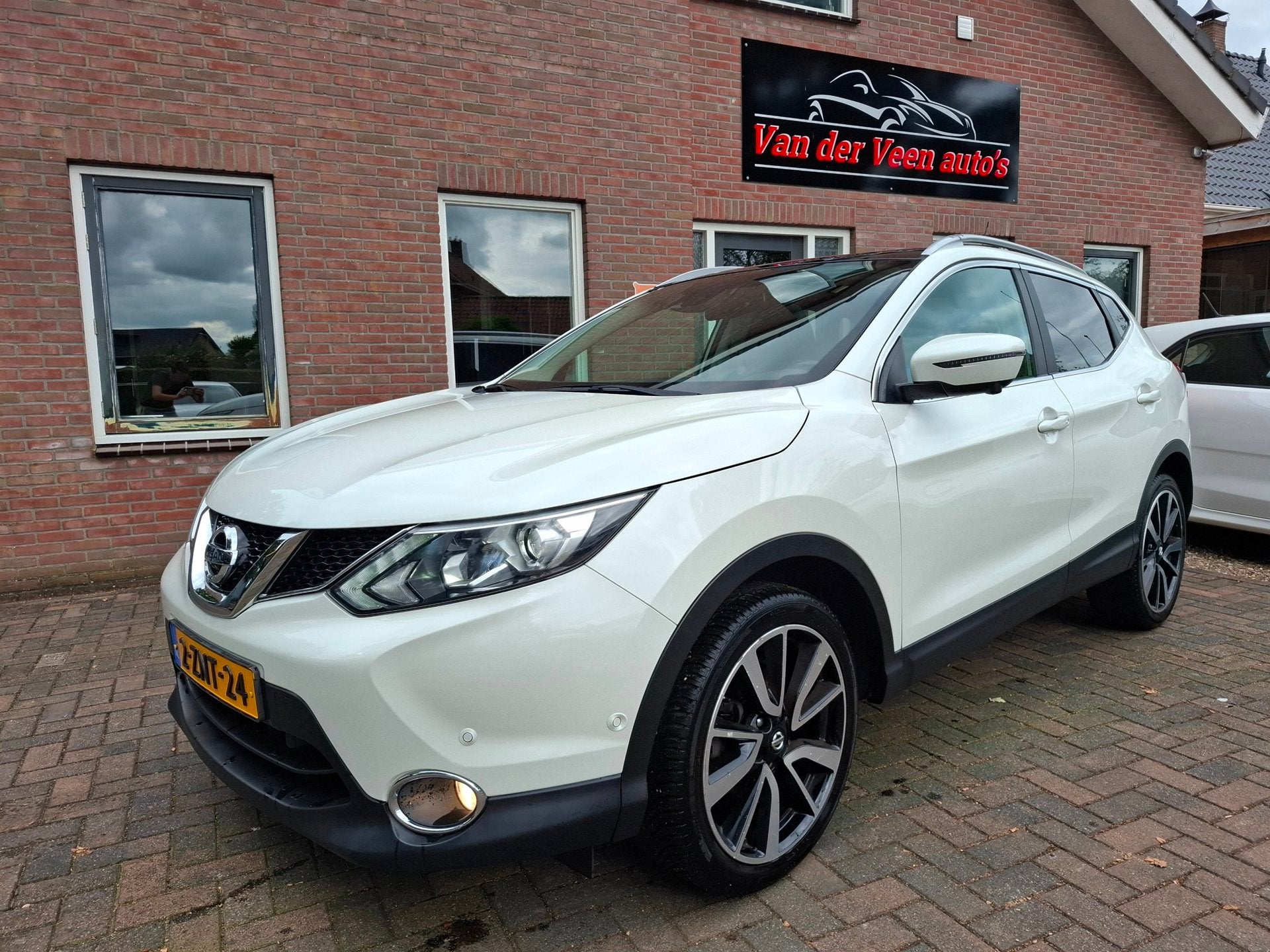 Nissan Qashqai 1.2 Connect Edition. Leder, stoelverw, pano,, Auto's, Voorwielaandrijving, Gebruikt, Zwart, 4 cilinders