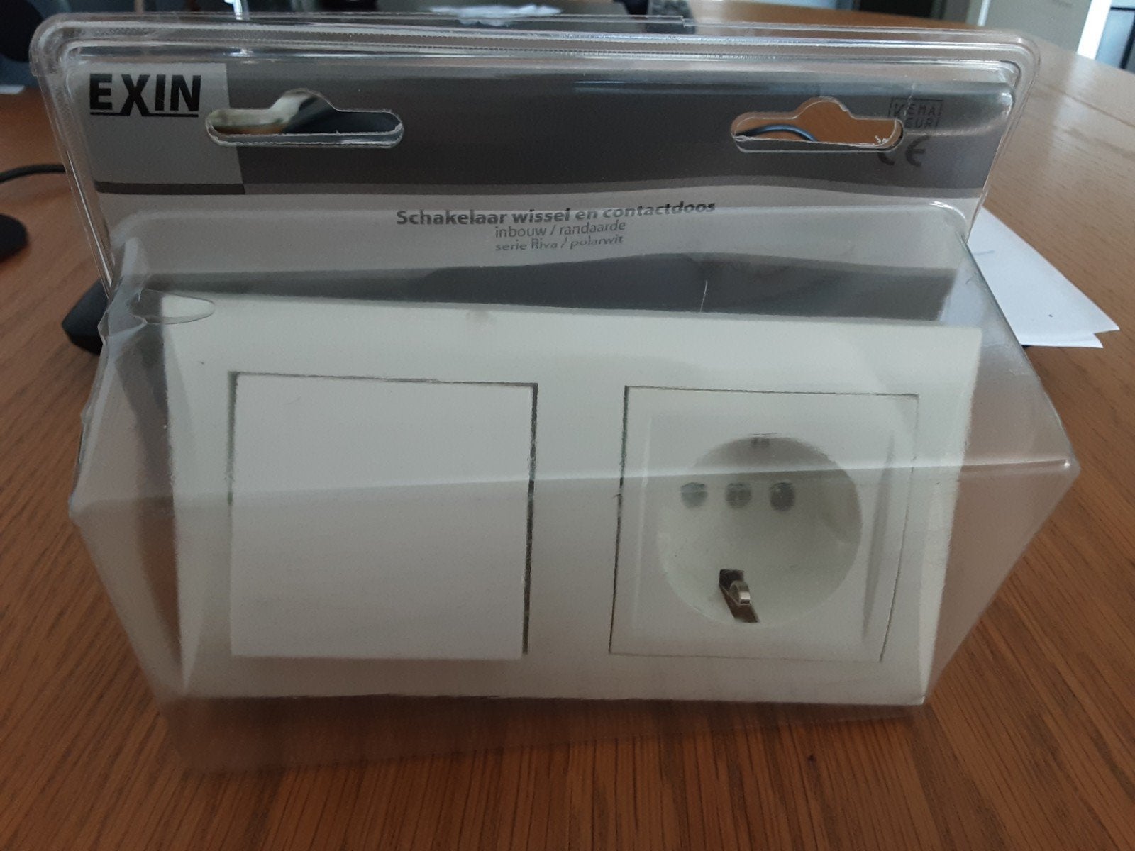 Exin Schakelaar Wissel en Contactdoos - Nieuw in verpakking, Ophalen of Verzenden, Nieuw, Overige merken, Schakelaar