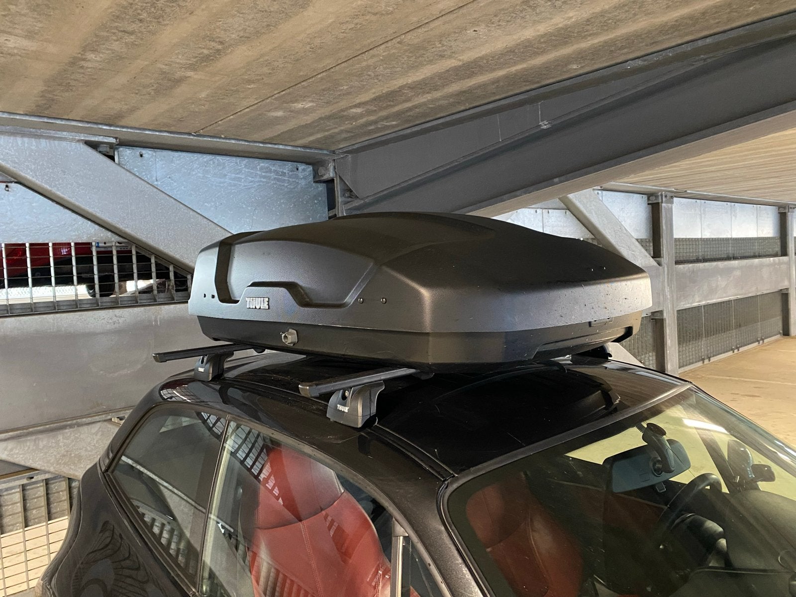 Thule Force XT S 300L dakkoffer zwart - perfecte staat, Ophalen, Zo goed als nieuw