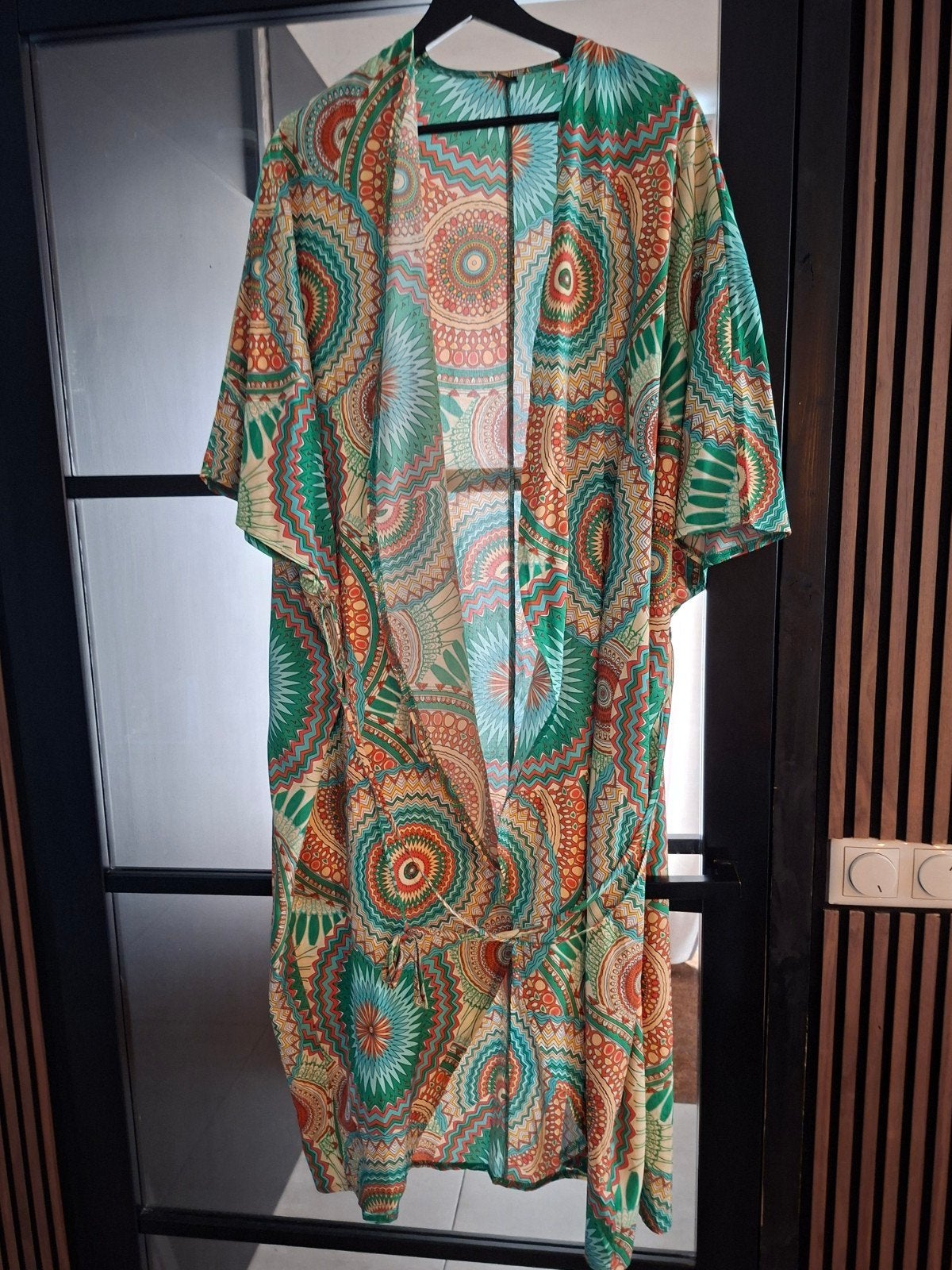 kimono, Ophalen, Zo goed als nieuw, Onder de knie