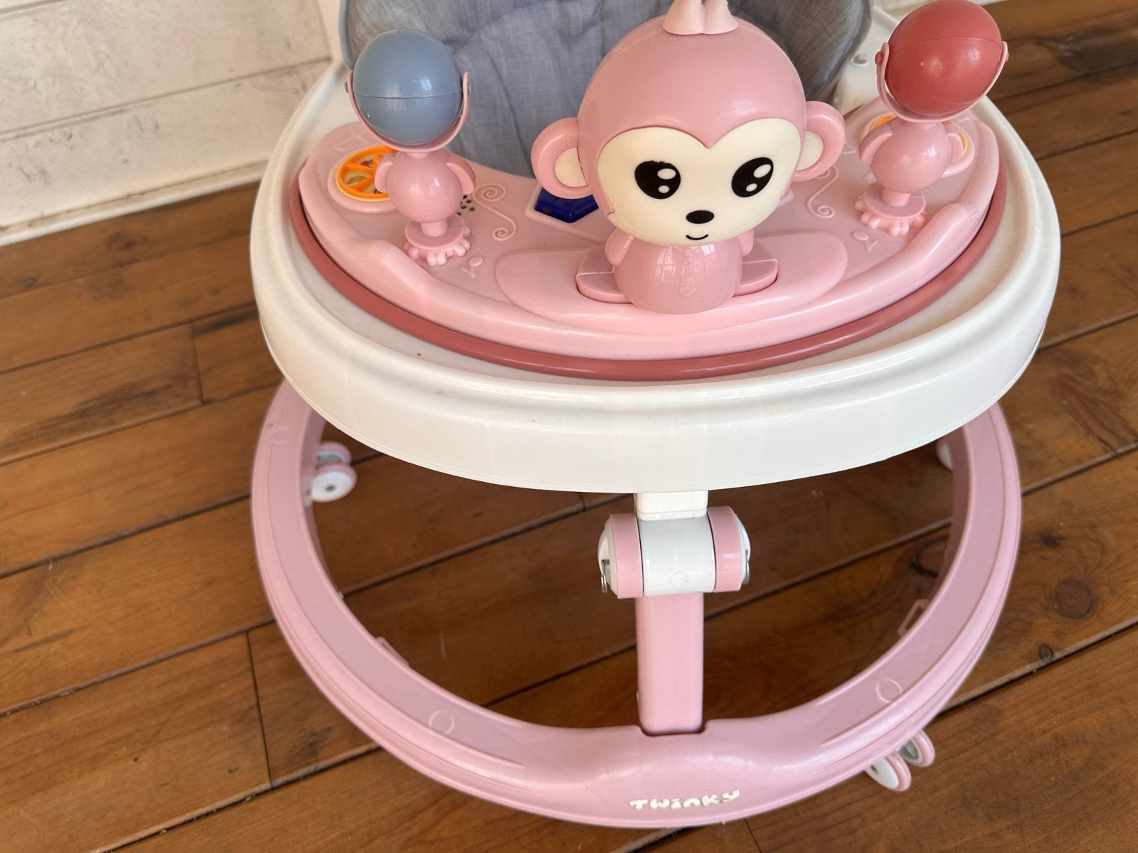 Loopstoel Twinky met aapje - Roze, Ophalen of Verzenden, Gebruikt