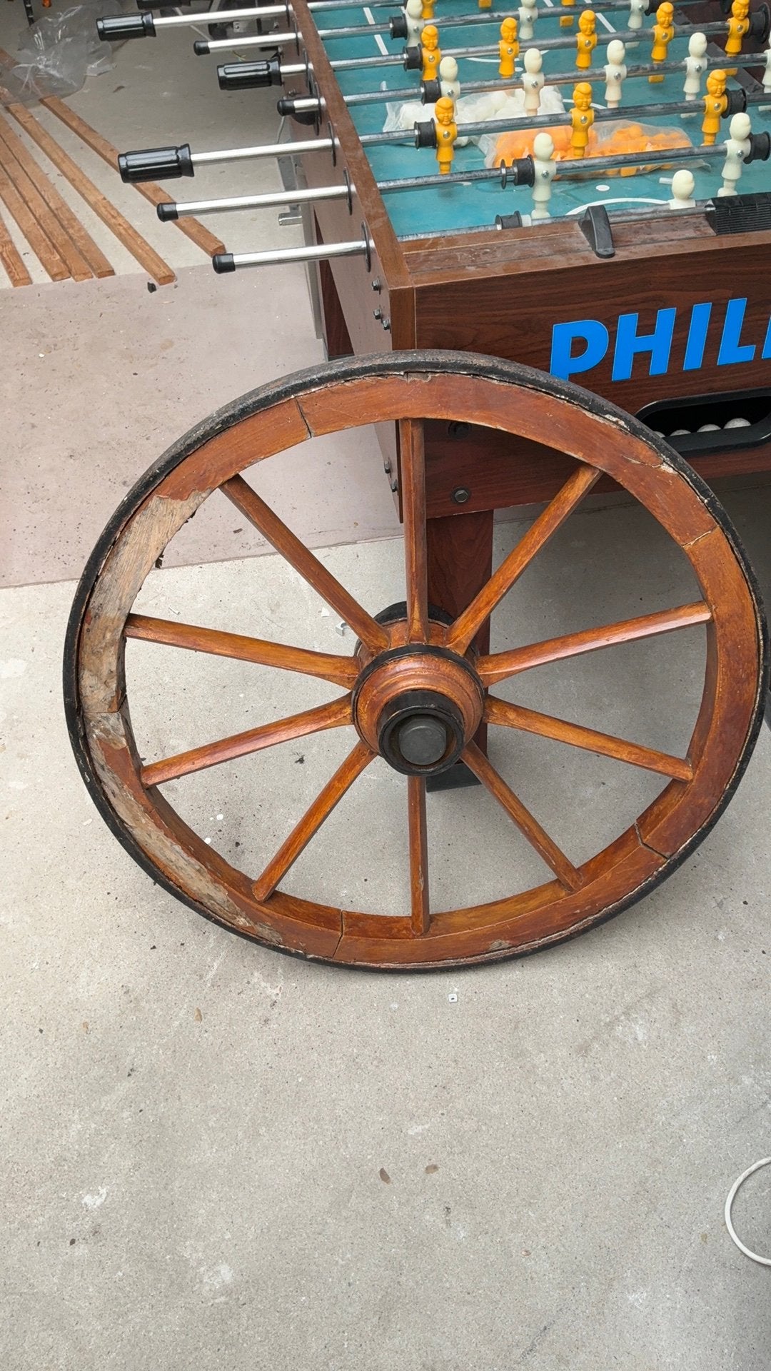Te koop zolderopruiming wagen wiel hout antiek., Antiek en Kunst, Ophalen