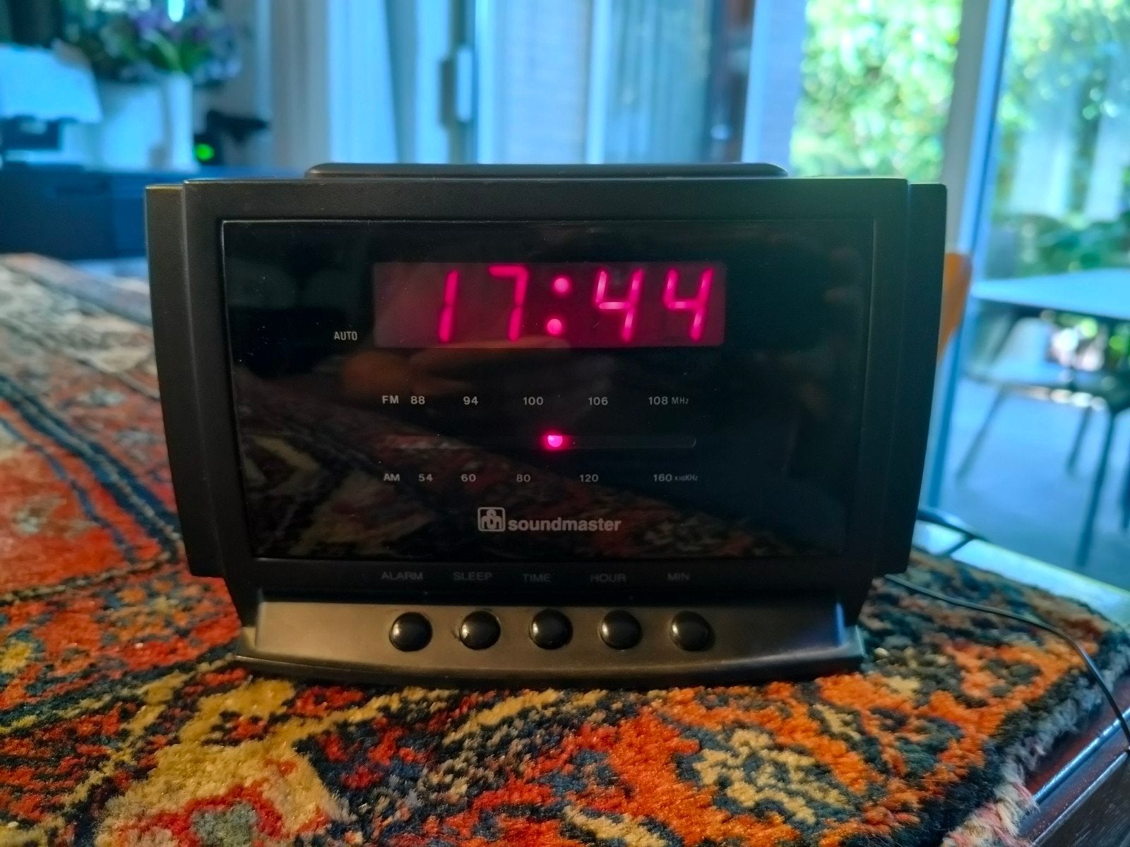 Soundmaster CR-9428 Wekkerradio met LED display, Ophalen of Verzenden, Gebruikt, Digitaal