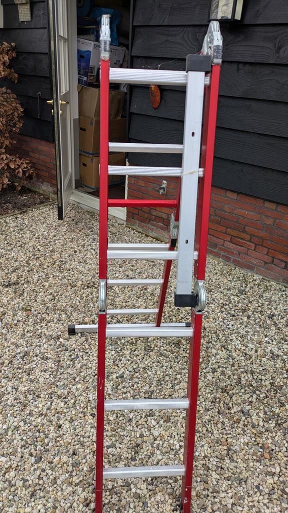 Mooie zo goed als nieuwe uitklapbare Altrex ladder, Doe-het-zelf en Verbouw, Ladders en Trappen, Ophalen of Verzenden, Zo goed als nieuw