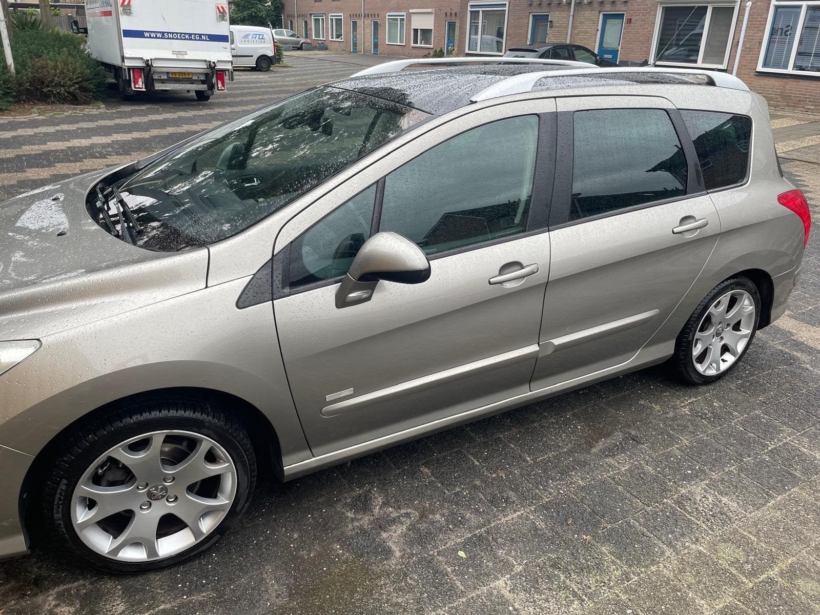 Peugeot 308 1.6 VTI 16V SW 7P 2011 Grijs, Voorwielaandrijving, 15 km/l, 4 cilinders, 7 stoelen