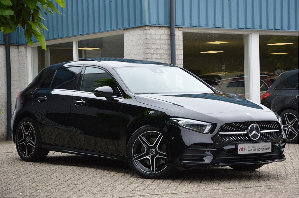 Mercedes-Benz A-Klasse 250 e AMG Line PANORAMADAK | NIGHT-PA, Auto's, Mercedes-Benz, 12 maanden, Gebruikt, Zwart, 4 cilinders