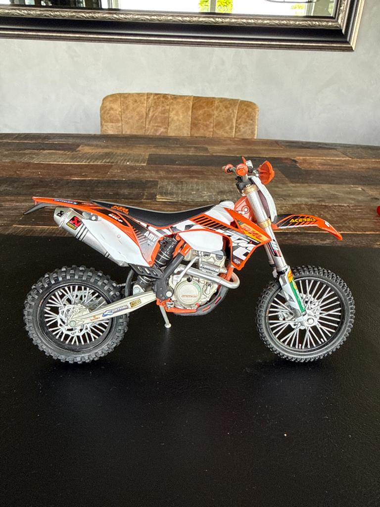 KTM Crossmotor Model - Gedetailleerd Schaamodel, Overige merken, 1:50 of kleiner, Overige typen, Ophalen of Verzenden
