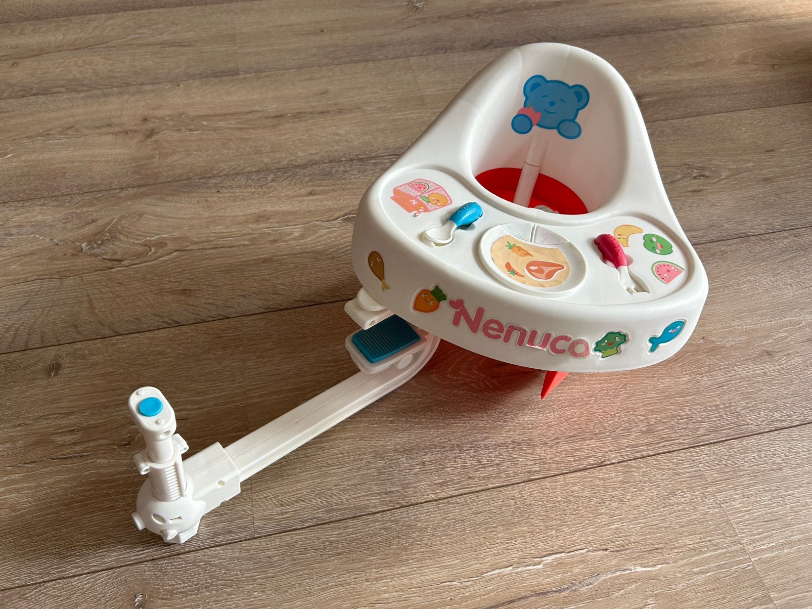 Nenuco poppenstoel aan tafel met pop, Ophalen, Gebruikt, Pop