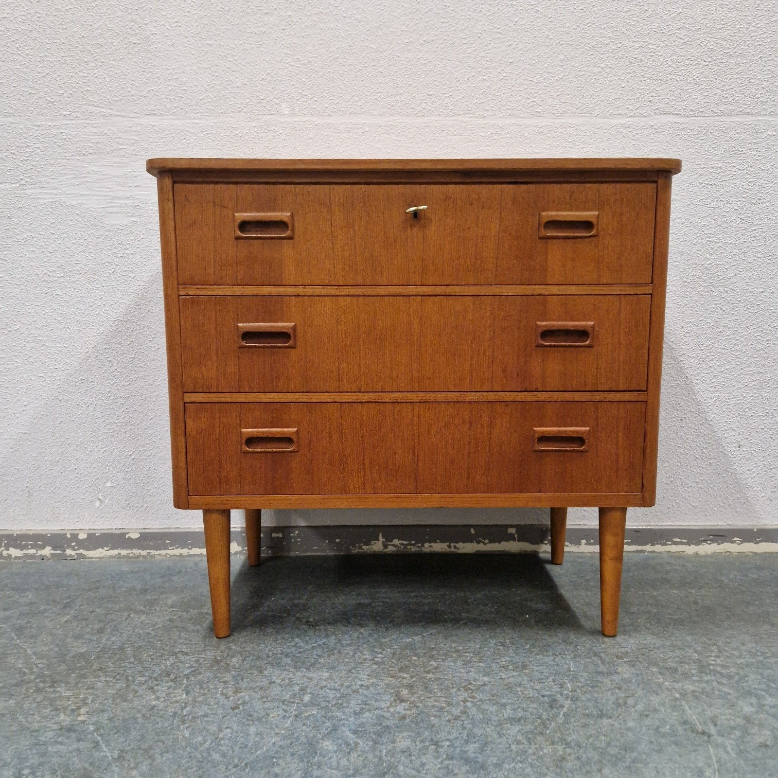Deense ladekast vintage teakhouten ladekastje, Huis en Inrichting, Kasten | Ladekasten, Kolibrivintagehal@gmail.com, Gebruikt