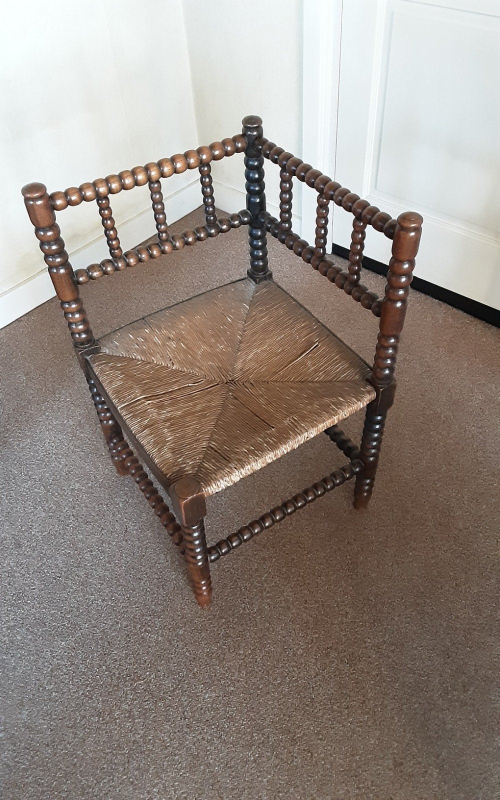 Houten hoekstoeltje met biezen zitting, grootmoeders tijd, Antiek en Kunst, Ophalen