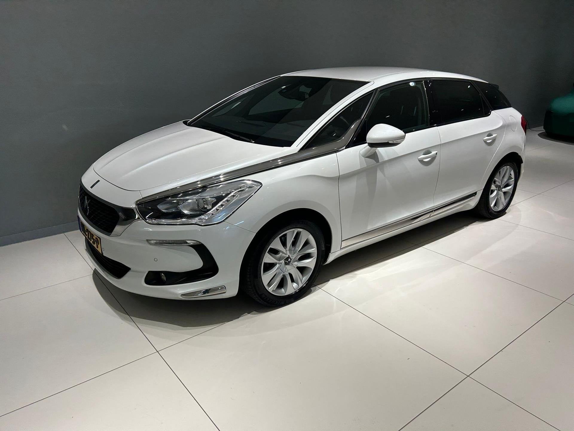 DS Ds5 THP 165pk S&S Aut Chic Winter+Zomer LMV Trekhaak!, Auto's, Stof, Gebruikt, 4 cilinders, Wit