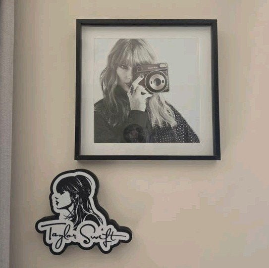 Taylor Swift wanddecoratie - Zwart/Wit 2 stuks 3D en lijst, Zwart, Decoratieobject, Ophalen of Verzenden, Zo goed als nieuw