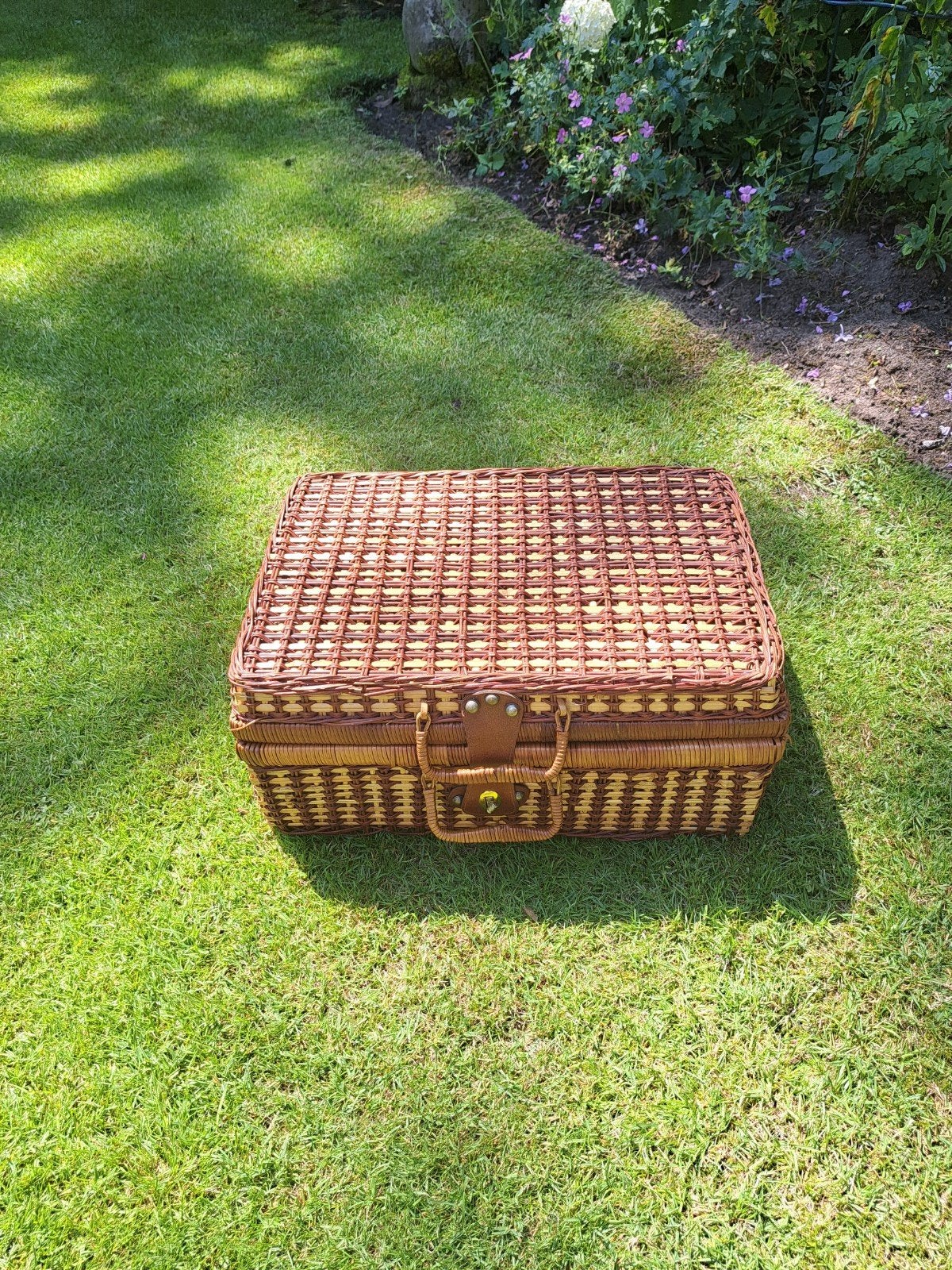 Picknickmand met 4 persoons servies !, Ophalen of Verzenden, Gebruikt, Zonder inhoud