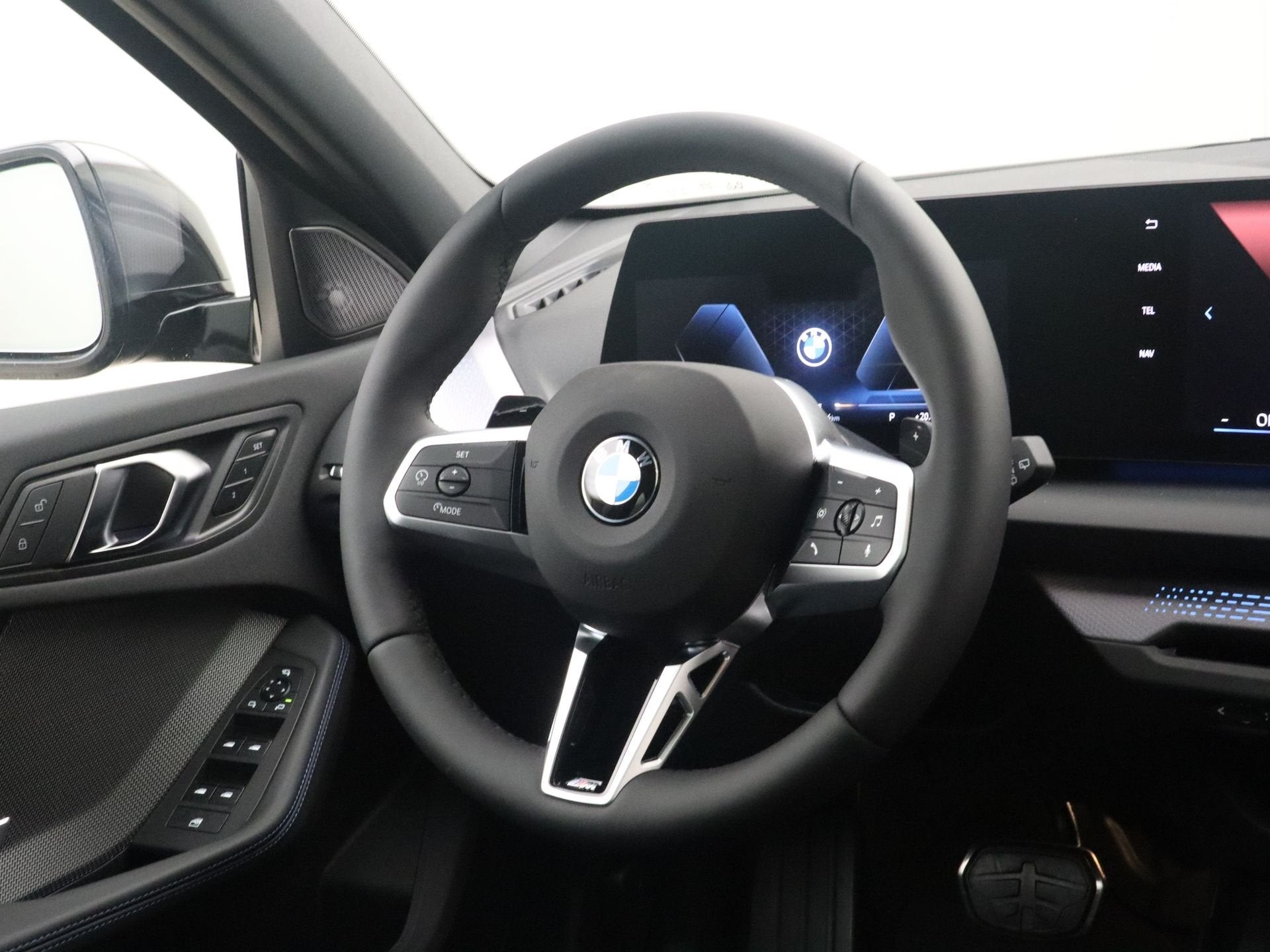 BMW 1 Serie 120 (bj 2026, automaat), Auto's, Dealer onderhouden, Gebruikt, Met garantie (alle), Overige brandstoffen