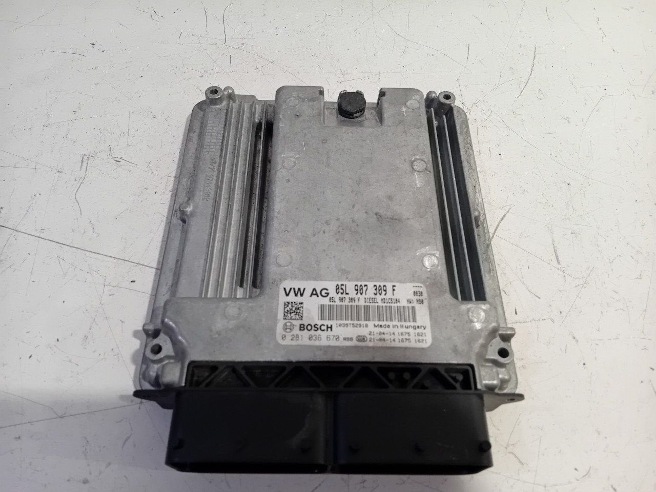 Computer motormanagement Volkswagen Transporter, Onderdelen@venauto.nl, Van der Ven Autorecycling B.V., Gebruikt, Ettenseweg 76, 4706 PB Roosendaal, The Netherlands