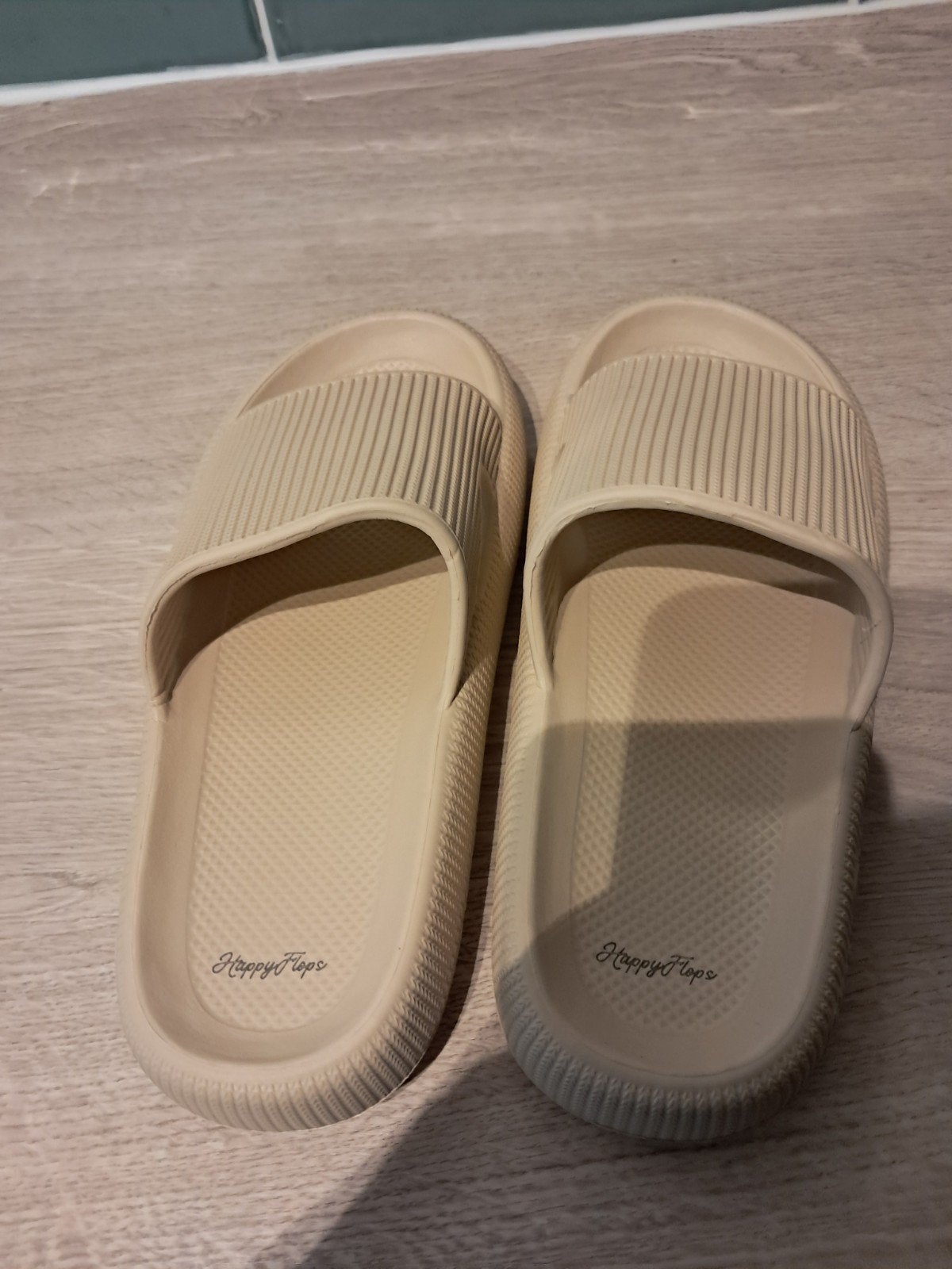 Happy flops nieuw maat 40/41, Slippers, Beige, Nieuw, Ophalen of Verzenden