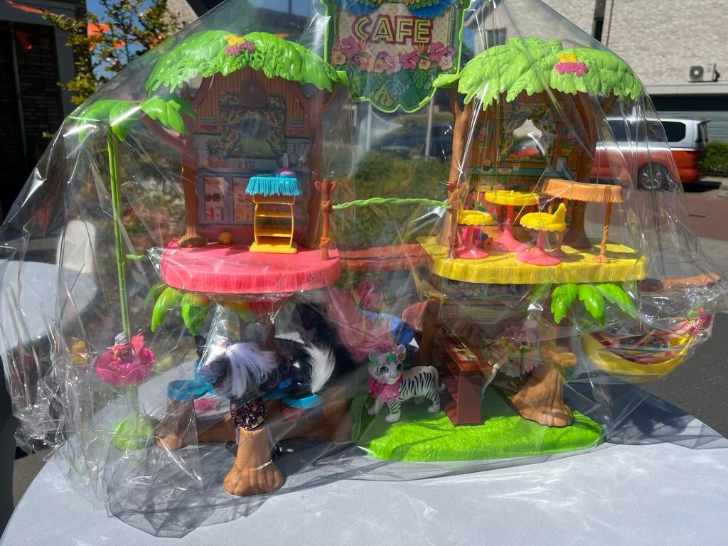 Enchantimals Café Speelset met 5 Poppetjes en 5 Diertjes, Tickets en Kaartjes