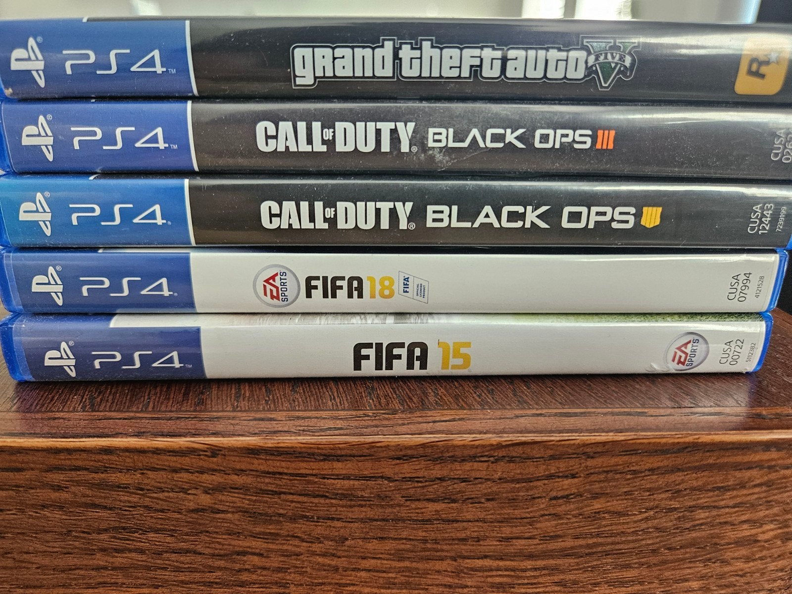 5 PS4 games: Call of Duty, GTA V, FIFA 15 & 18, Gebruikt, Vanaf 18 jaar, Overige genres, Ophalen of Verzenden