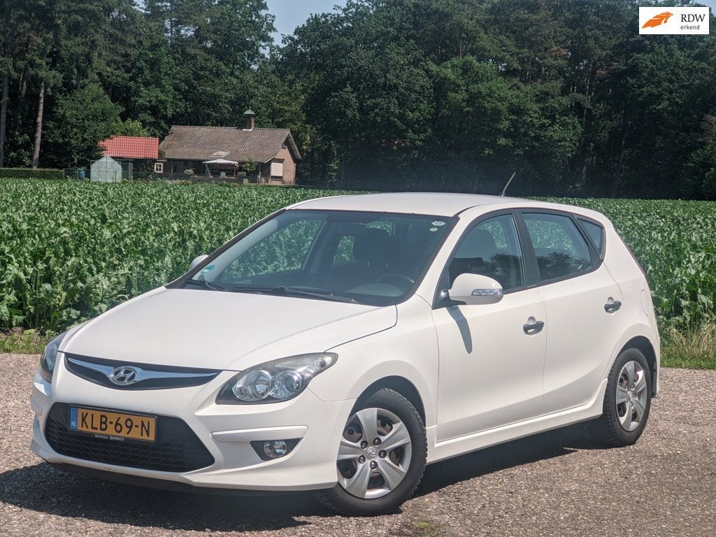 Hyundai I30 1.4i i-Motion AIRCO | STOELVRW HANDEL/EXPORT, Auto's, Hyundai, Voorwielaandrijving, Euro 5, Stof, Gebruikt