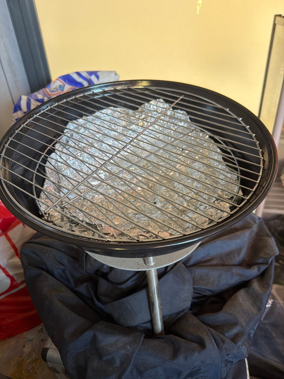 Compacte barbecue met deksel, Tuin en Terras, Houtskoolbarbecues, Gebruikt, Ophalen of Verzenden
