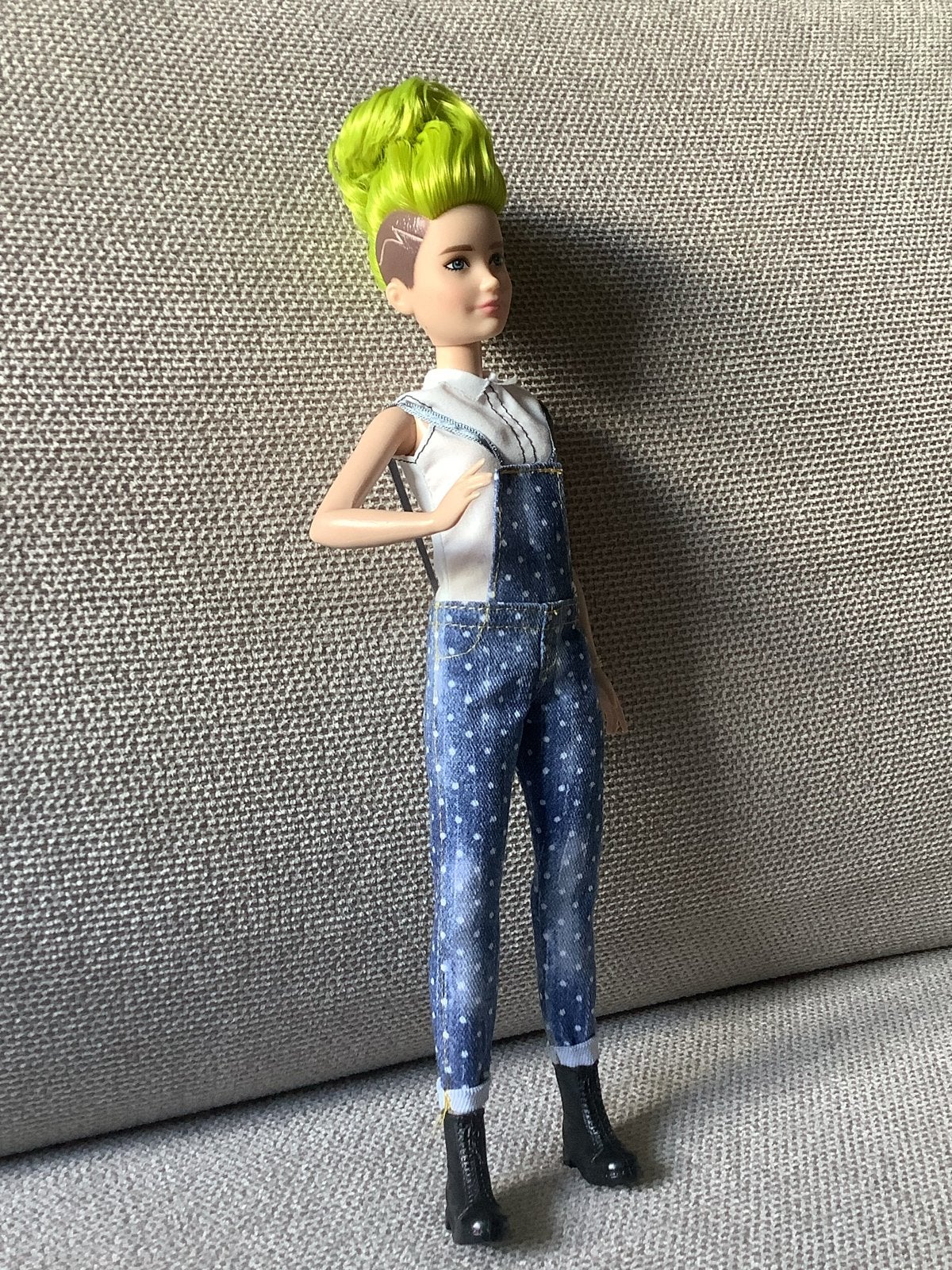 Barbie Fashionista Petite #124 met groen haar, Kinderen en Baby's, Ophalen of Verzenden, Zo goed als nieuw, Barbie