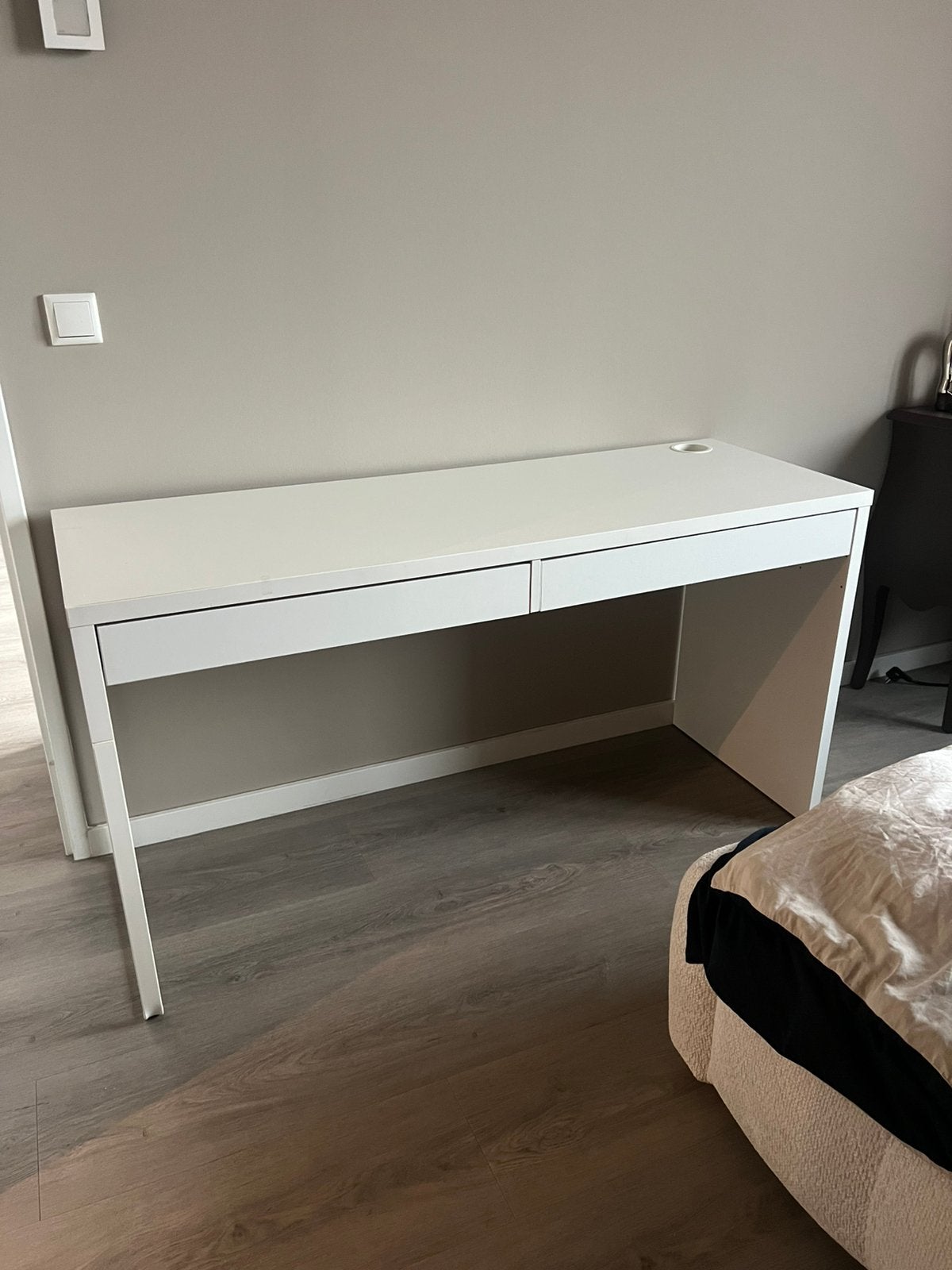Bureau Micke 142x50 cm, Ophalen, 50 cm, 142 cm, Zo goed als nieuw