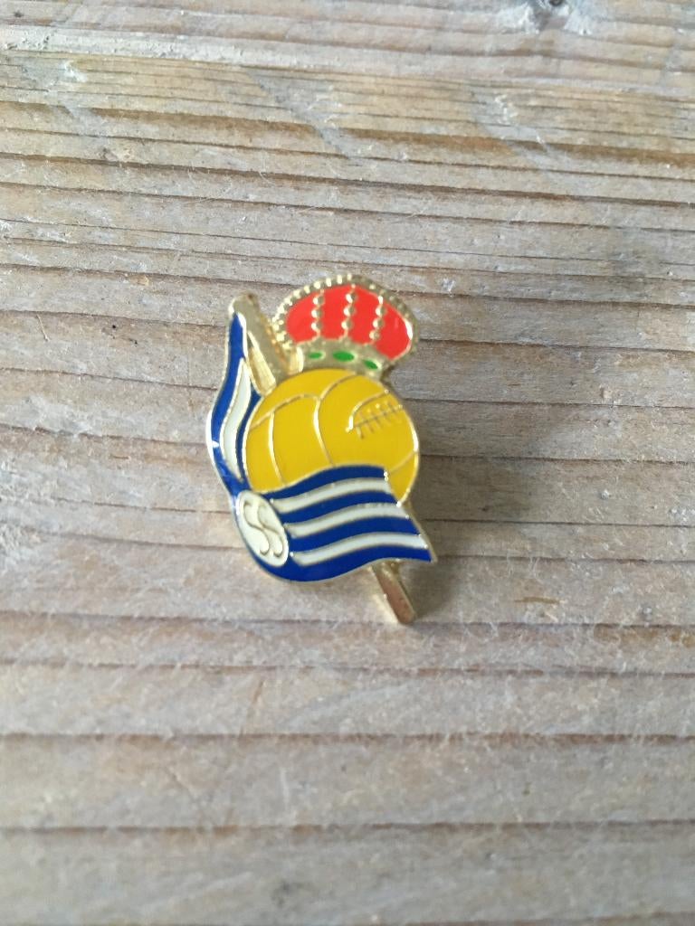 Voetbal pin / speldje Real Sociedad, Ophalen of Verzenden, Zo goed als nieuw, Sport