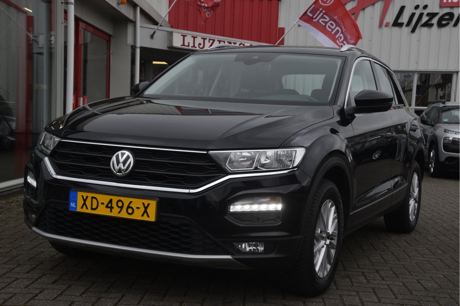 Volkswagen T-Roc 1.5 TSI Style Carplay | PDC | Trekhaak | LM, Auto's, Volkswagen, Stof, Euro 6, 4 cilinders, Zwart