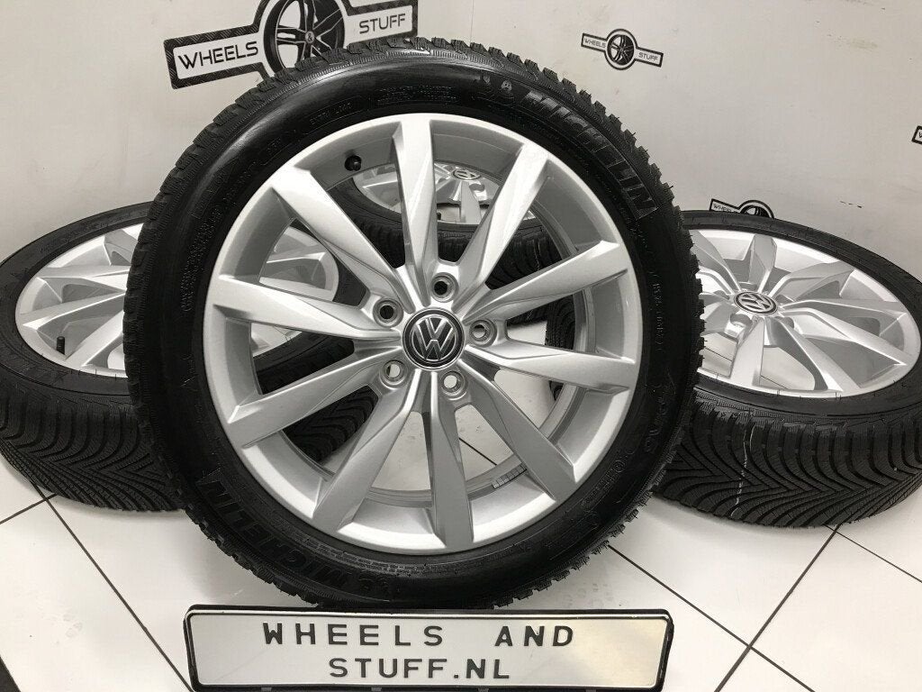 VW Golf Dijon velgen 17"inch winterbanden 5x112, Ophalen, Gebruikt, 17 inch, Banden en Velgen