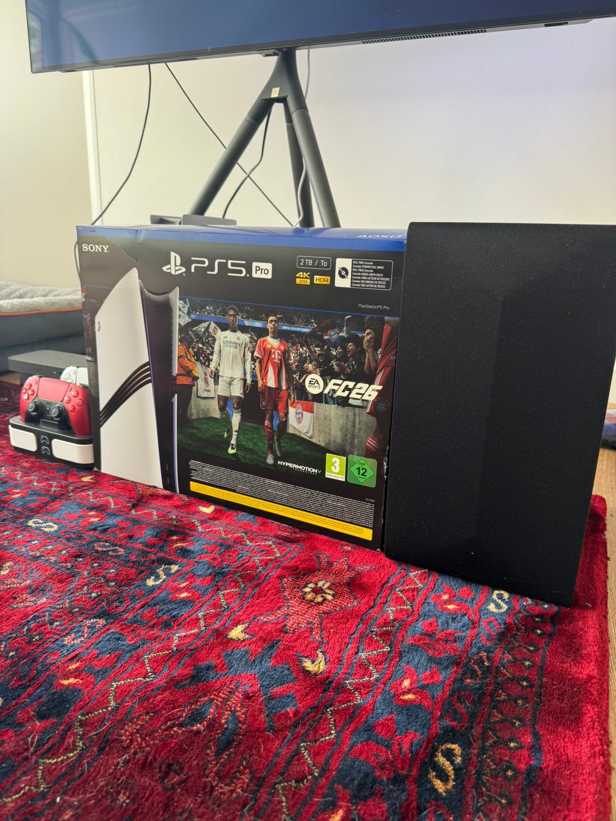 PS5 Pro 2TB 2x remote + Philips Hue 8K Set + LG SoundBar Set, Ophalen of Verzenden