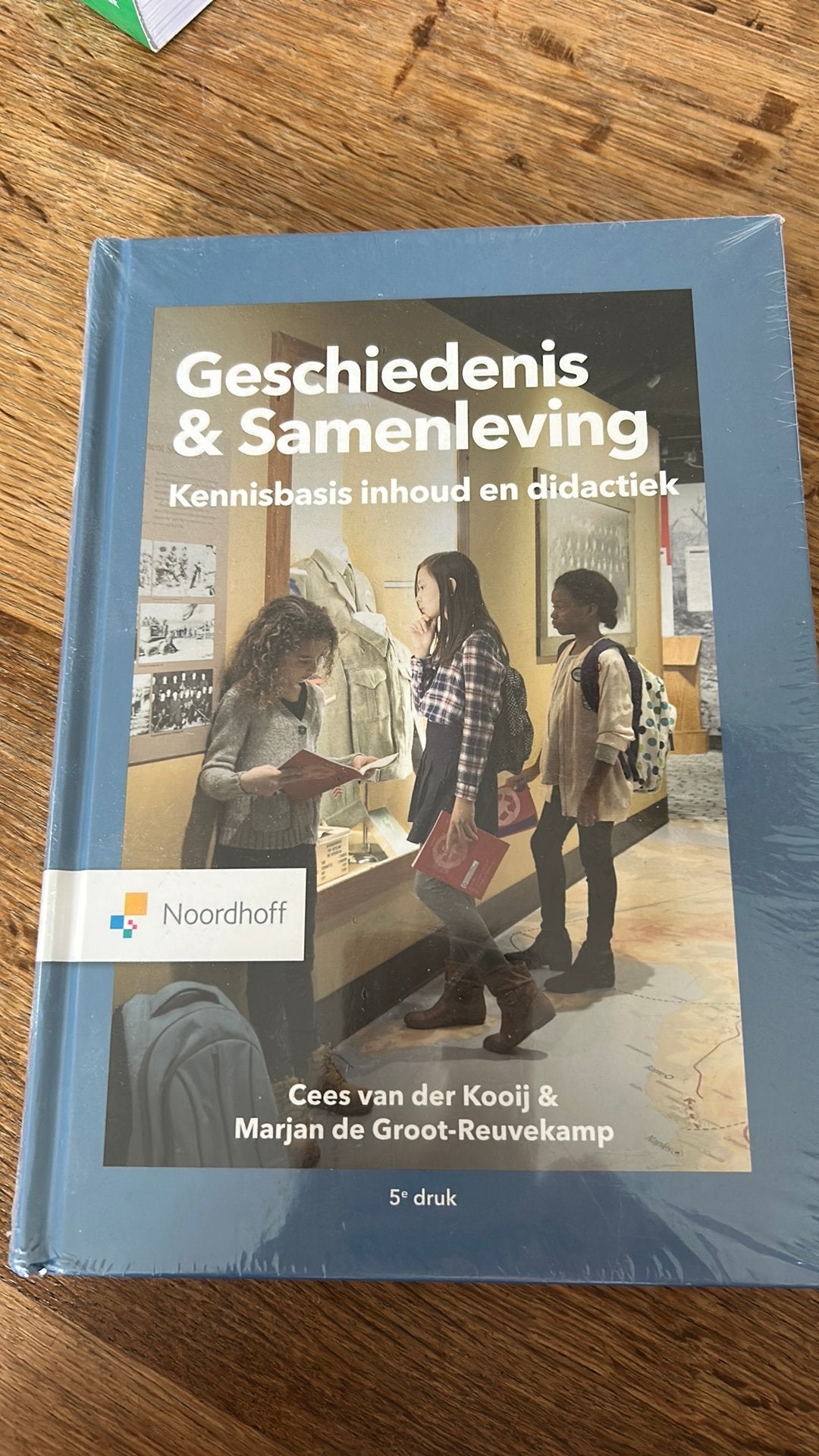 Cees van der Kooij - Geschiedenis & samenleving, Boeken, Cees van der Kooij; Marjan de Groot-Reuvekamp, Zo goed als nieuw, Alpha