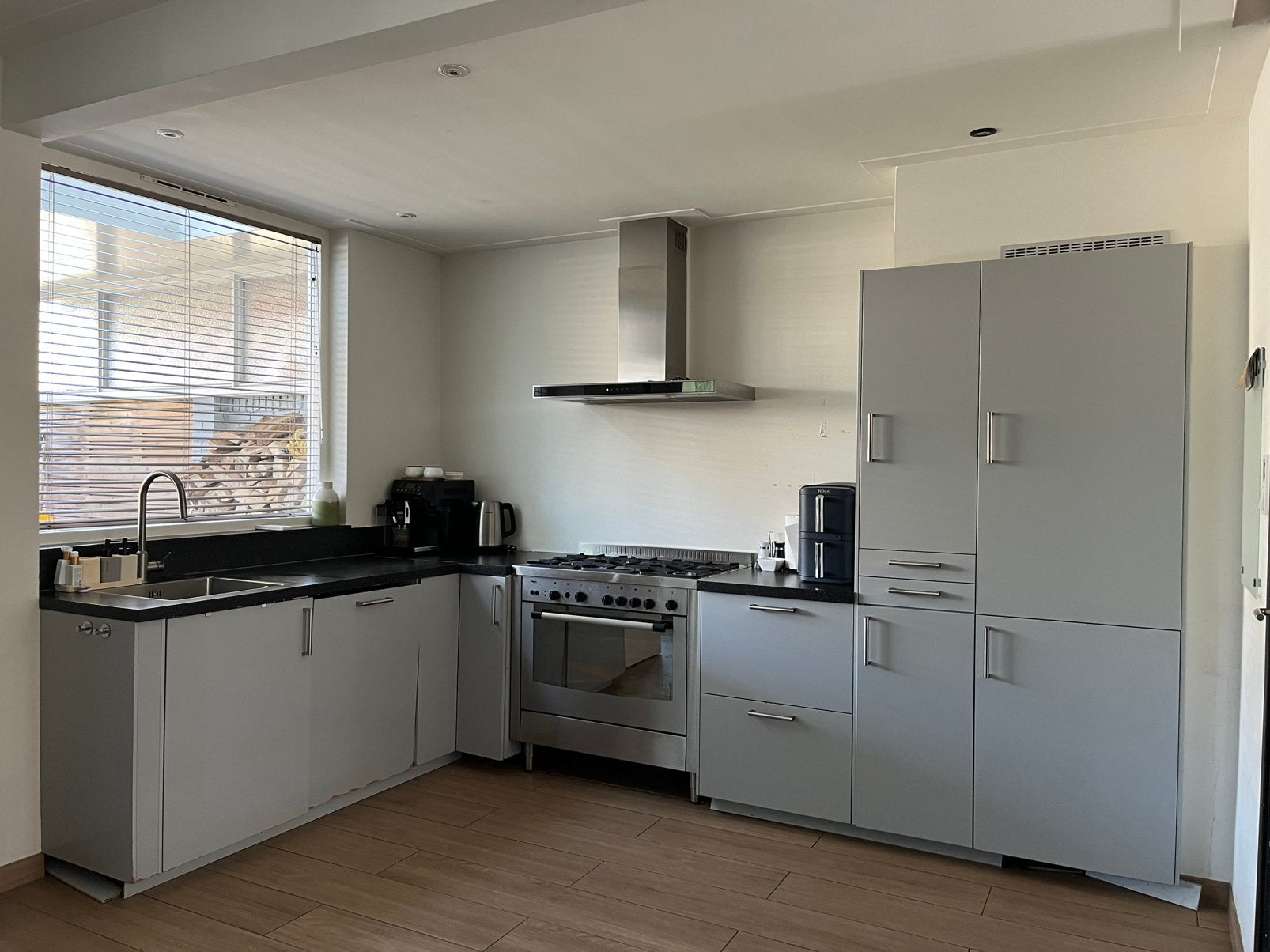 IKEA keuken compleet €200 moet snel weg!, Huis en Inrichting, Ophalen, Gebruikt, Hoekkeuken, Kunststof