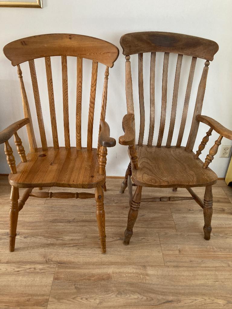 Twee windsor stoelen, Ophalen