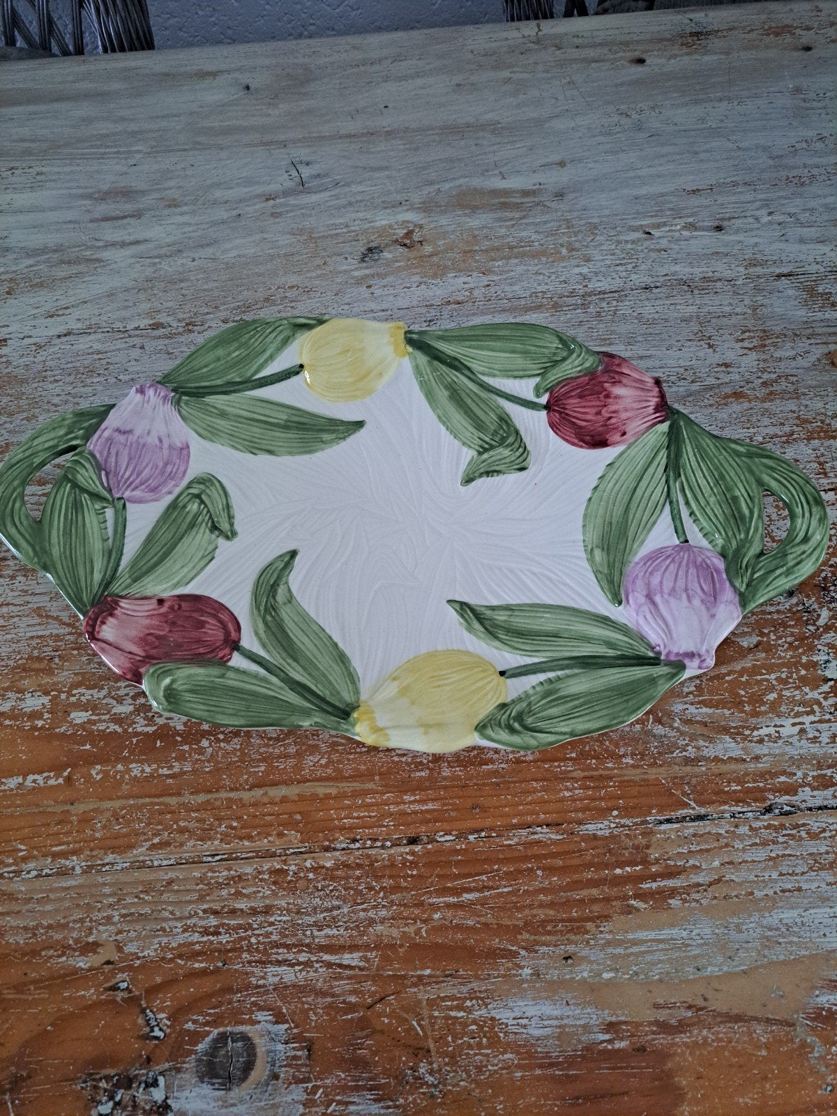 Mooie barbotine? schaal met tulpen, Ophalen of Verzenden, Glas, Overige stijlen, Schaal of Schalen