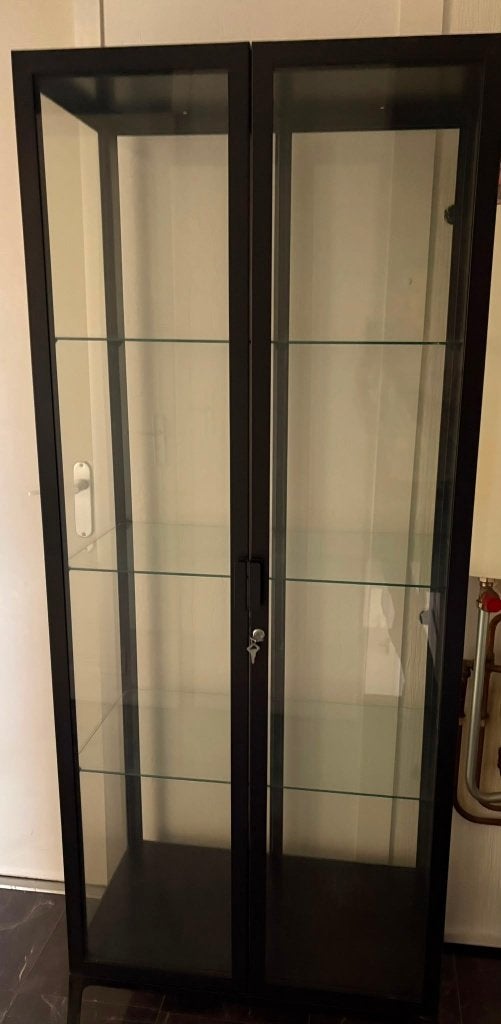 Vitrinekast minimalistisch, Ophalen, Met deur(en), 50 tot 100 cm, Zo goed als nieuw