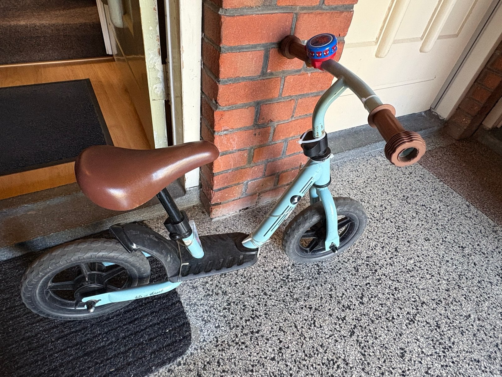 Kinderloopfiets blauw Angels & Bandits, Ophalen, Gebruikt, Minder dan 16 inch